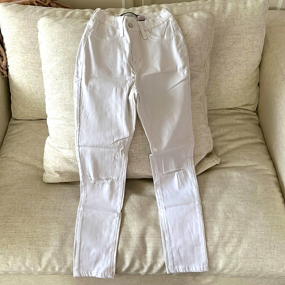 Fashion Nova white high waist knee slits jeans size 5